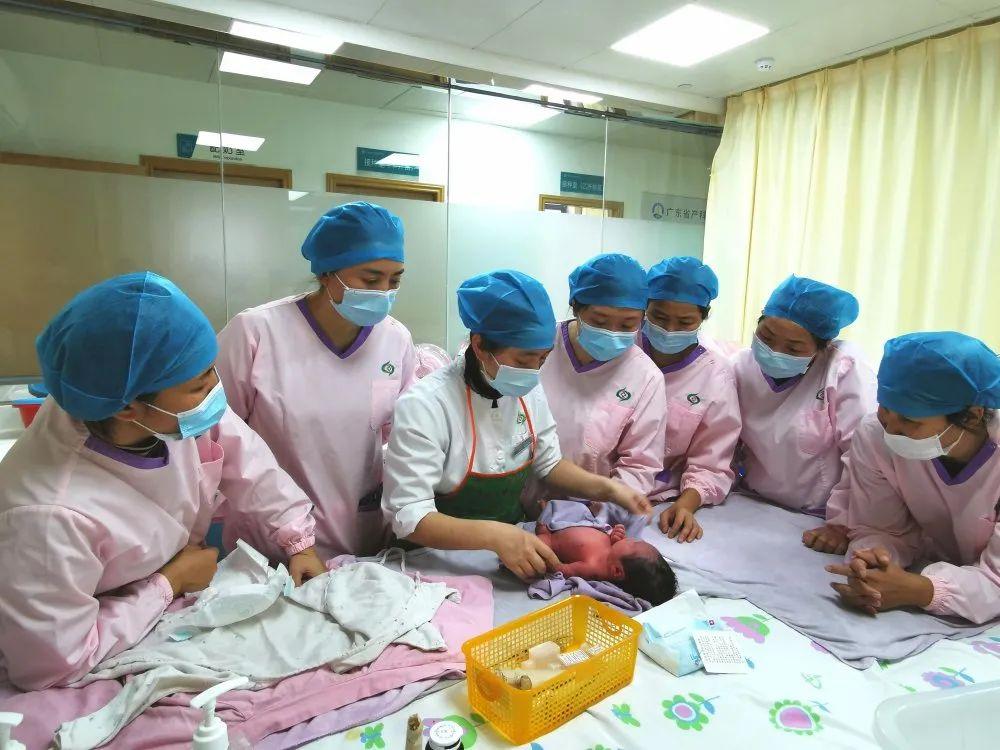 罗定市妇婴监护型护送